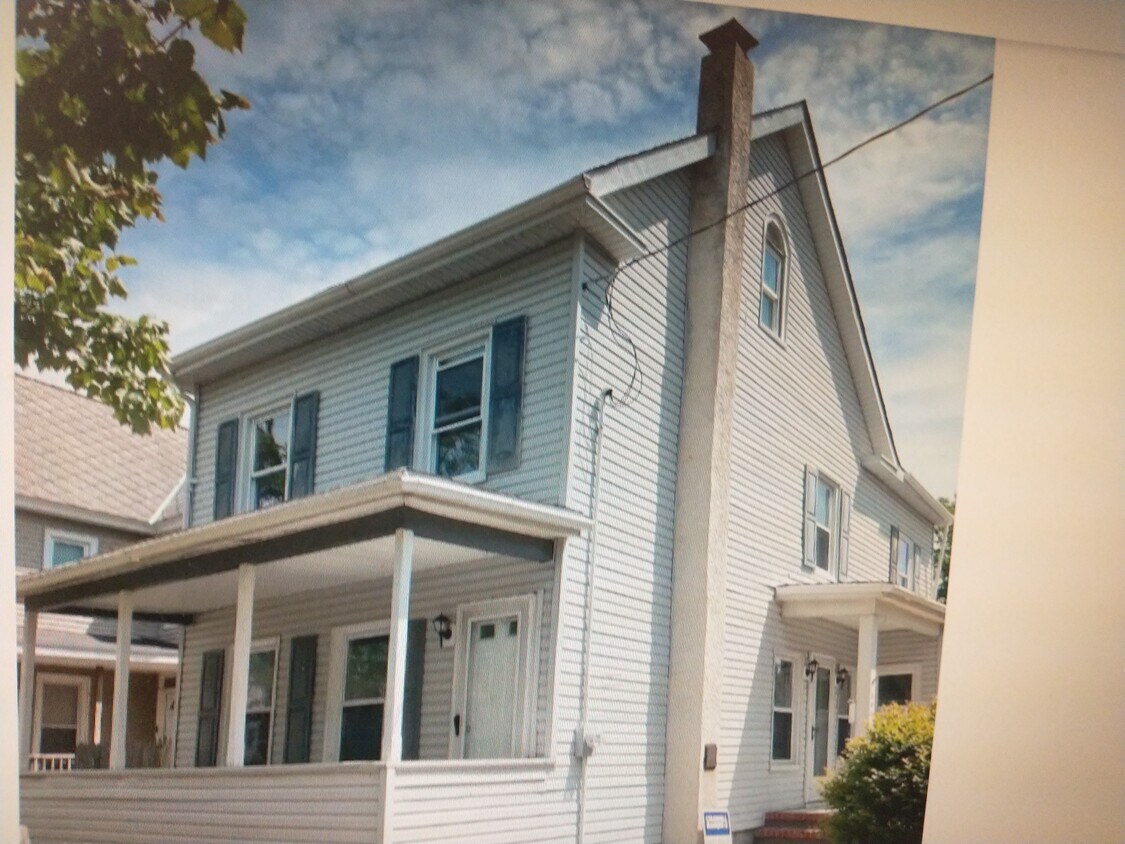Building Photo - 501 N 4th St.