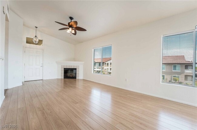Foto del edificio - 2305 W Horizon Ridge Pkwy