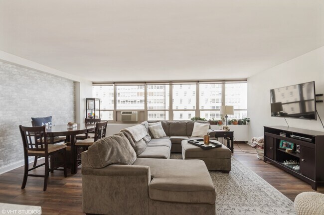 Foto del edificio - 3950 N Lake Shore Dr