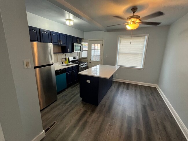 Building Photo - Freshly Renovated Row Home with Beautiful ...