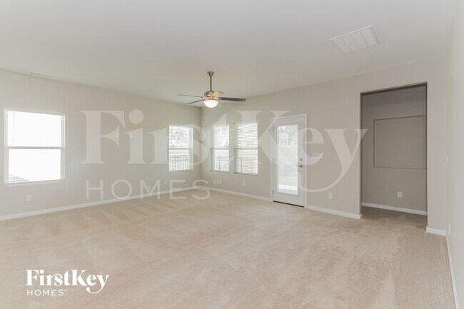 Foto del edificio - 7798 Creek Park Dr