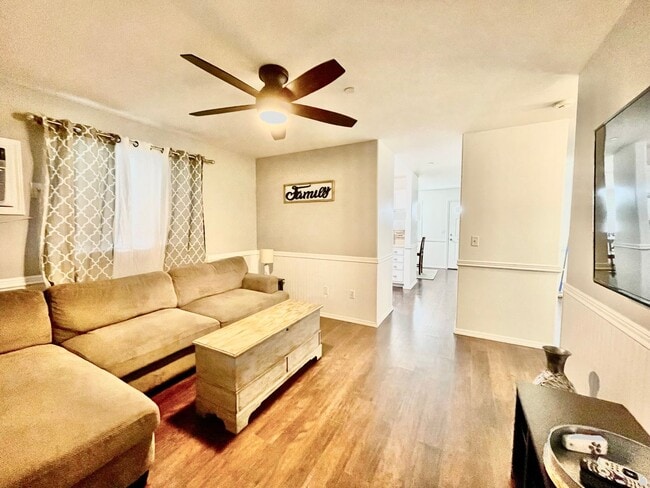 Foto del edificio - UPPER WEST SIDE- Villas at Kahana Ridge -3 bedroom/2 Bath- Semi Furnished Condo