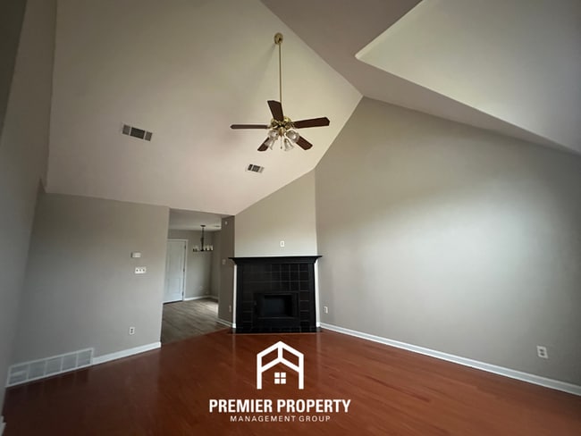 Building Photo - Modern 3BR/2.5BA Cordova Home | Granite Counters, Vaulted Ceilings & Soaking Tub