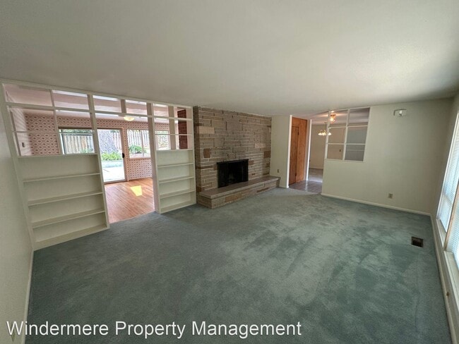 Foto del edificio - 3 br, 3 bath House - 519 Clark Rd