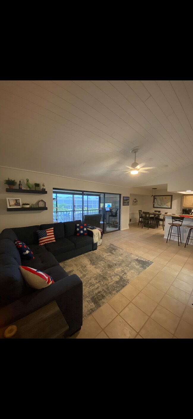 Living Room - 4538 SE 6th Pl