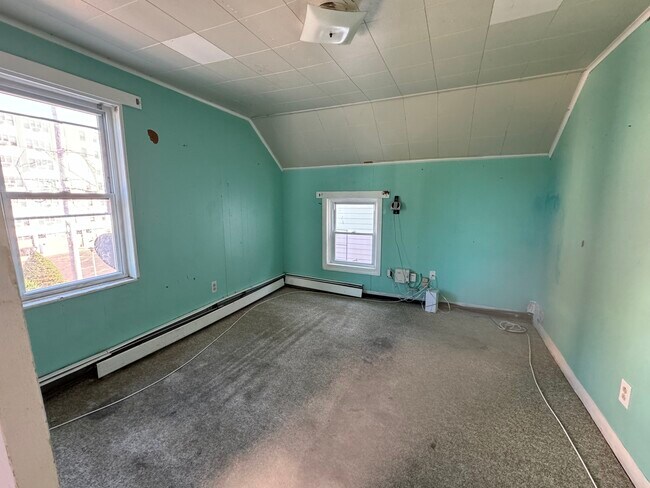 Room 1 - 53 Roberts St