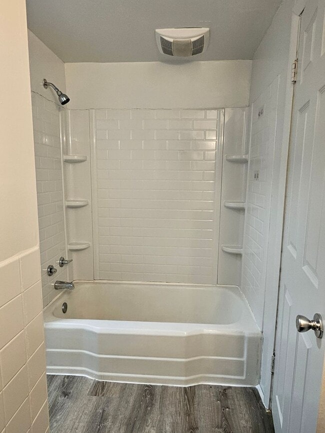 Building Photo - 850 Union St