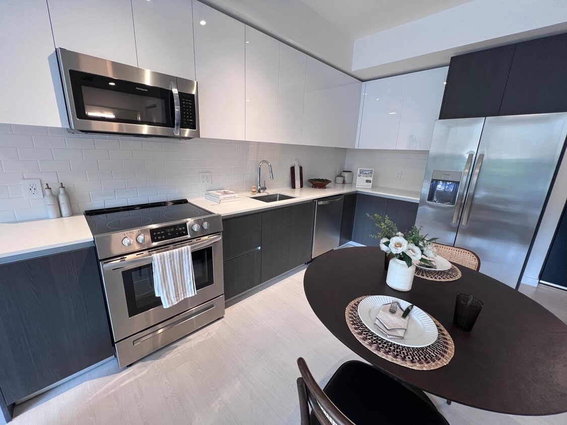 Foto principal - 20421 NW 20th Ct