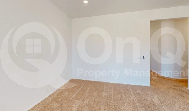 Foto del edificio - 6301 S Crescent Peak Dr