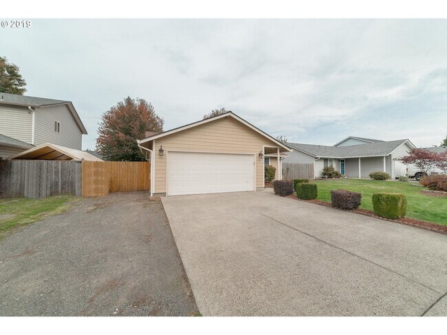 Foto del edificio - Great Home w/ 3 Bed and 2 Bath in Friendly...