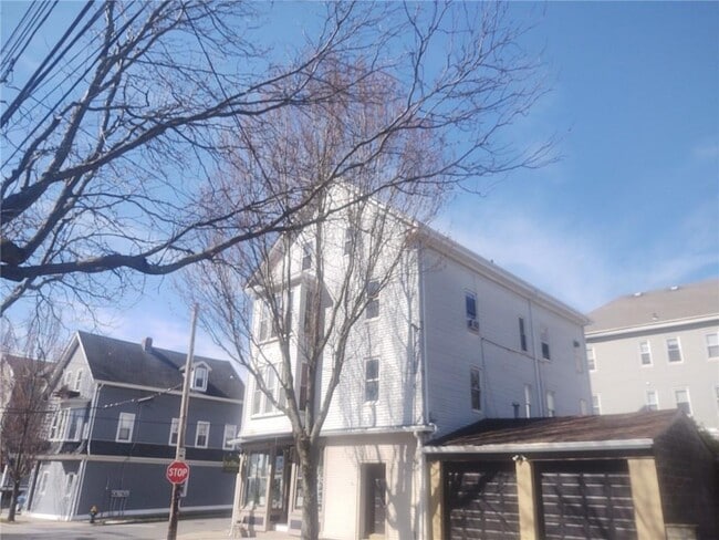 Building Photo - 198 Ives St