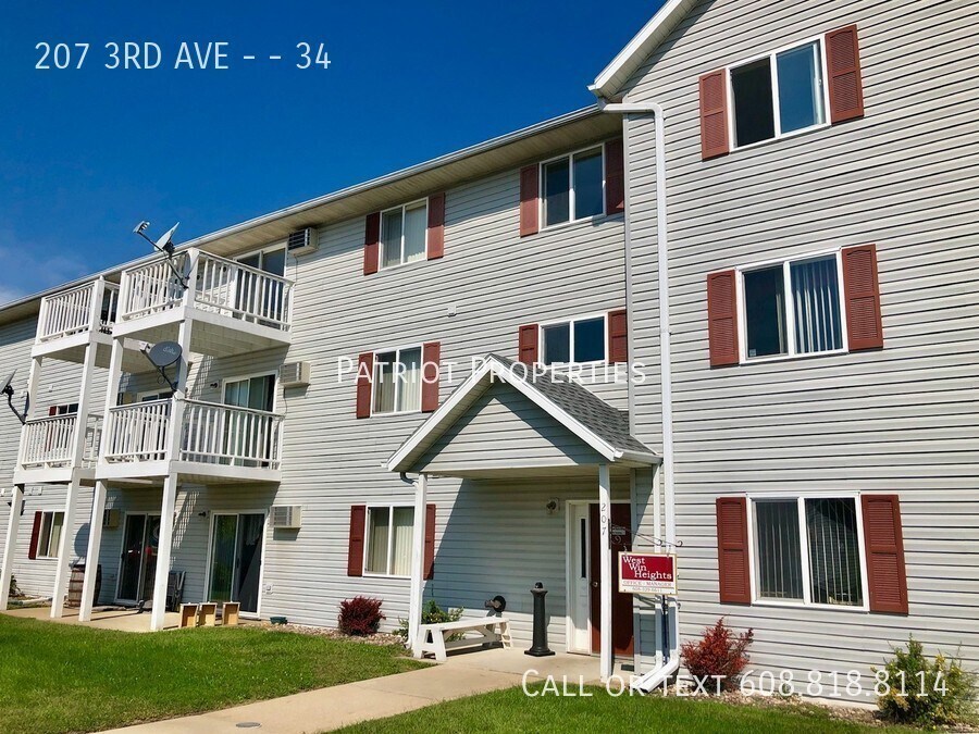 Primary Photo - 2 bed/2 bath apartment in Monroe, WI
