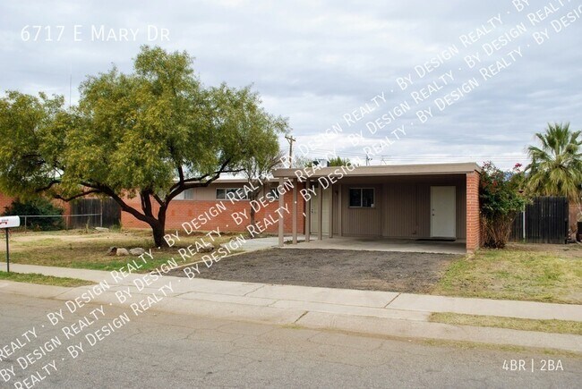 Building Photo - Eastside 4 Bed 2 Bath on Large Fenced Lot