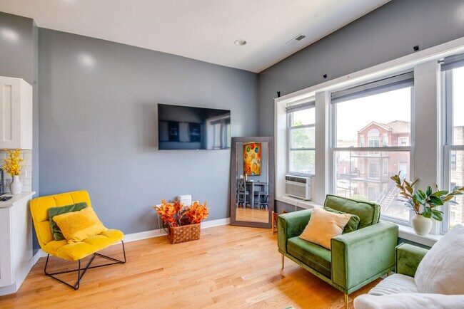 Building Photo - 4241 S Langley Ave