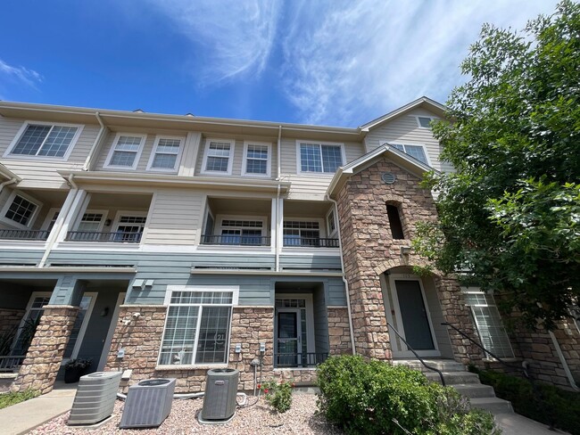Building Photo - An Inviting Lifestyle!