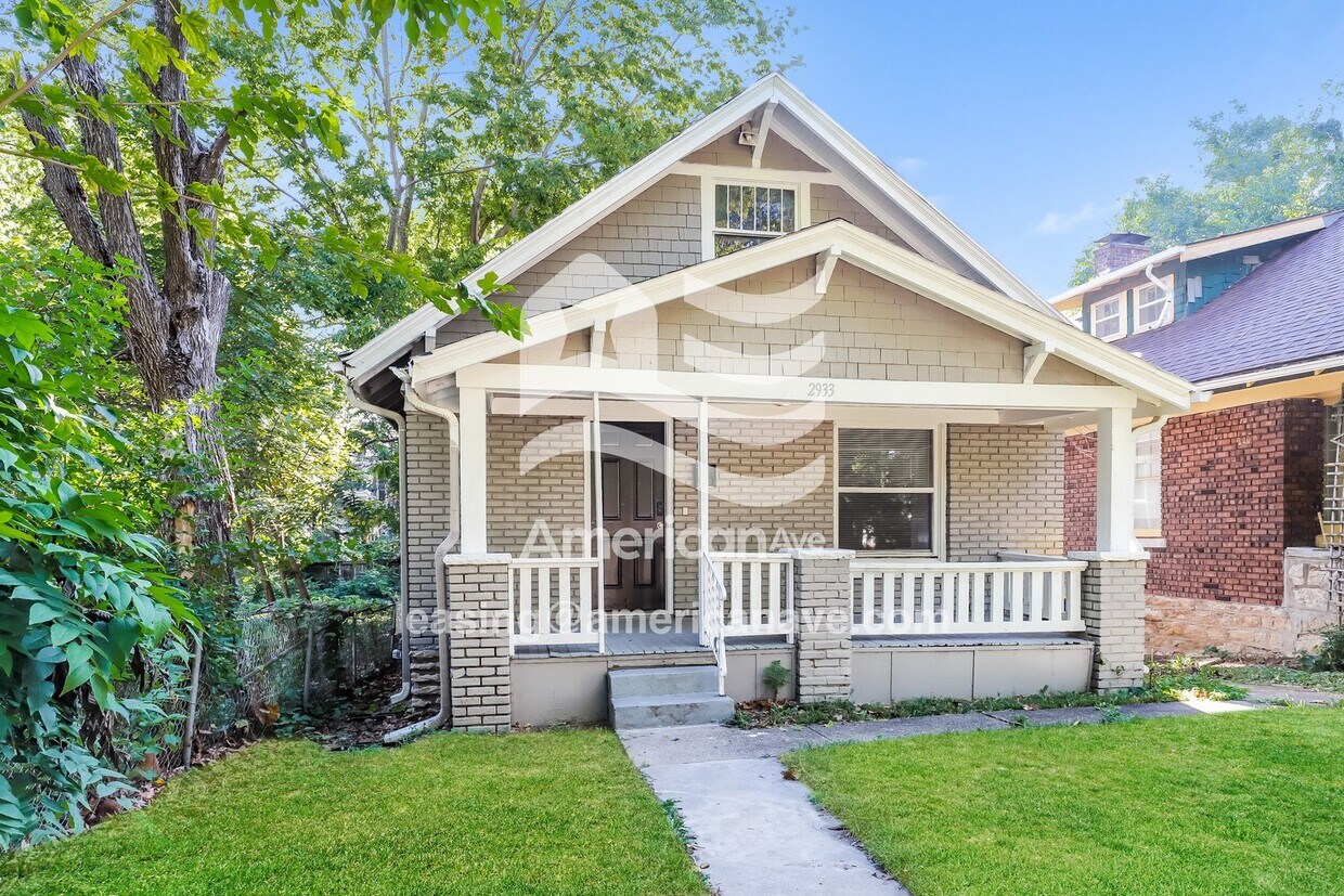 Primary Photo - 2933 Park Ave