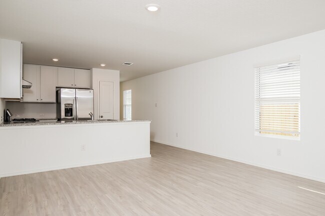 Building Photo - 2815 Gustavo Dr