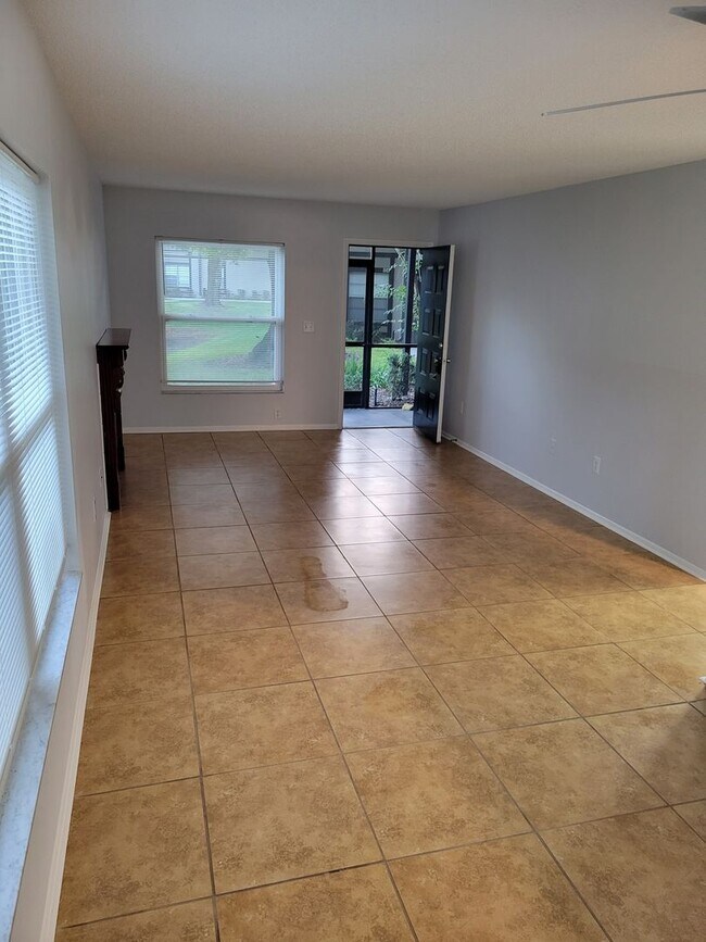 Building Photo - 4004 Dream Oak Place