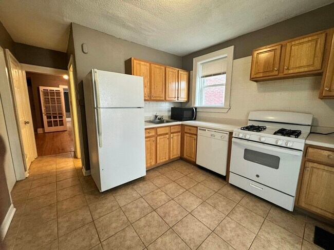 Foto del edificio - 1406 Woodland Dr