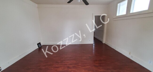 Foto del edificio - 214 Taylor Ave