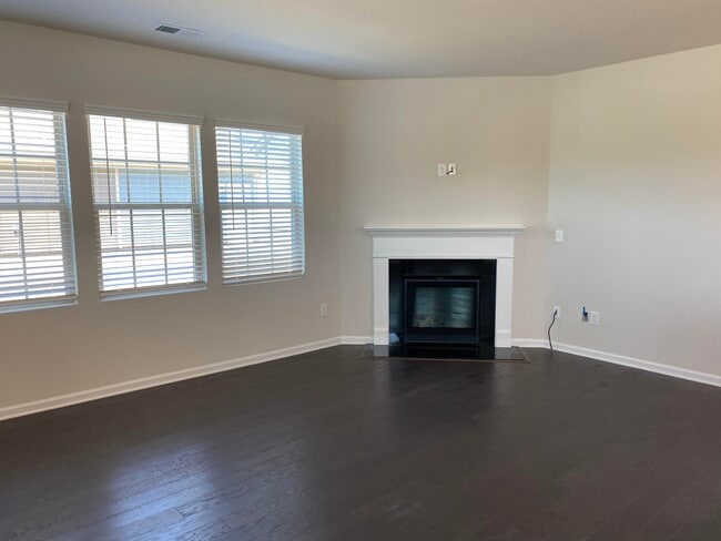 Building Photo - 11122 Westbranch Pkwy