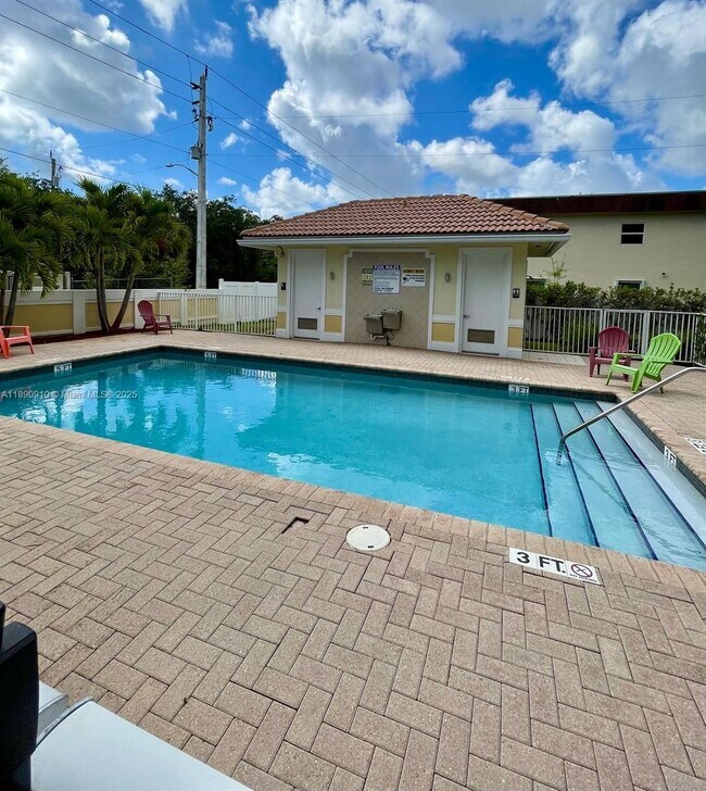 Foto del edificio - 5347 SW 40th Ave