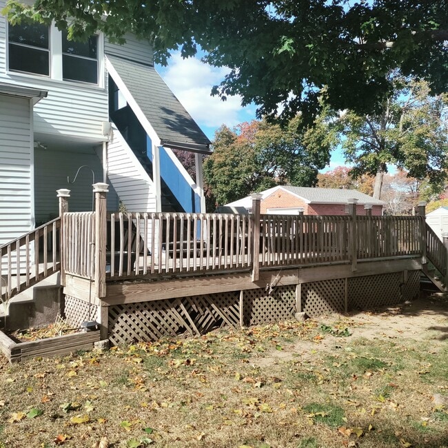 Foto del edificio - 57 Tomlinson Ave