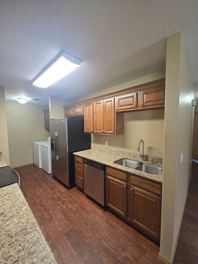 Foto del edificio - 824 W 13th St