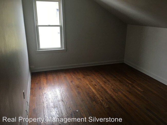 Building Photo - 392 E Cambourne St