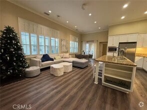 Building Photo - 68 Overbrook