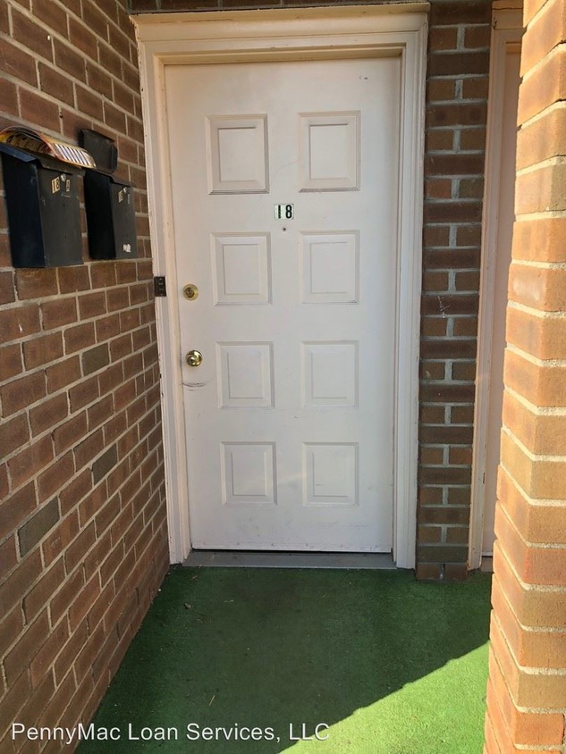Primary Photo - 2727 Rhawn St