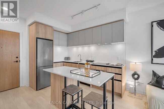 Photo du bâtiment - 7950 Bathurst St