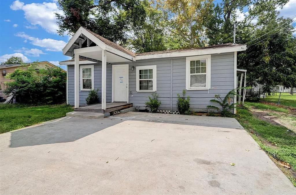 Primary Photo - 7438 Bywood St