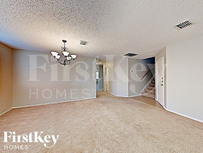 Building Photo - 6113 Highfield Park