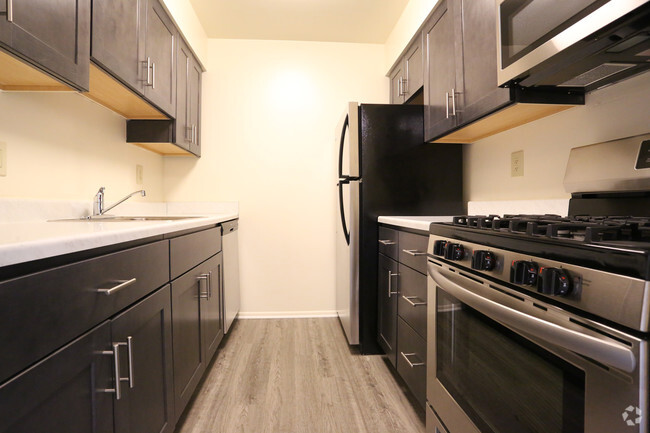 Upgraded Kitchen - Plaza Apartments