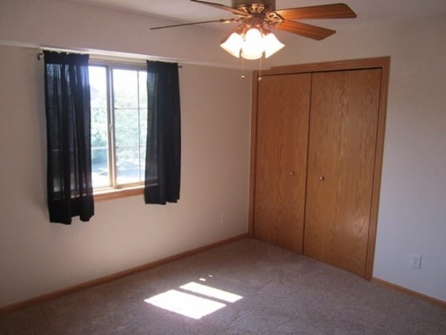 Building Photo - 2863 Coral Ct