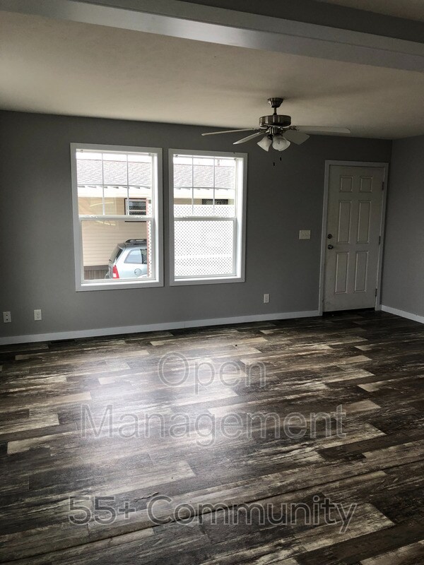 Foto del edificio - 2700 Brookpark Rd