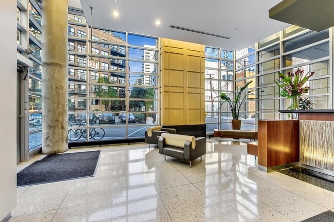 Foto del edificio - 700 N Larrabee St