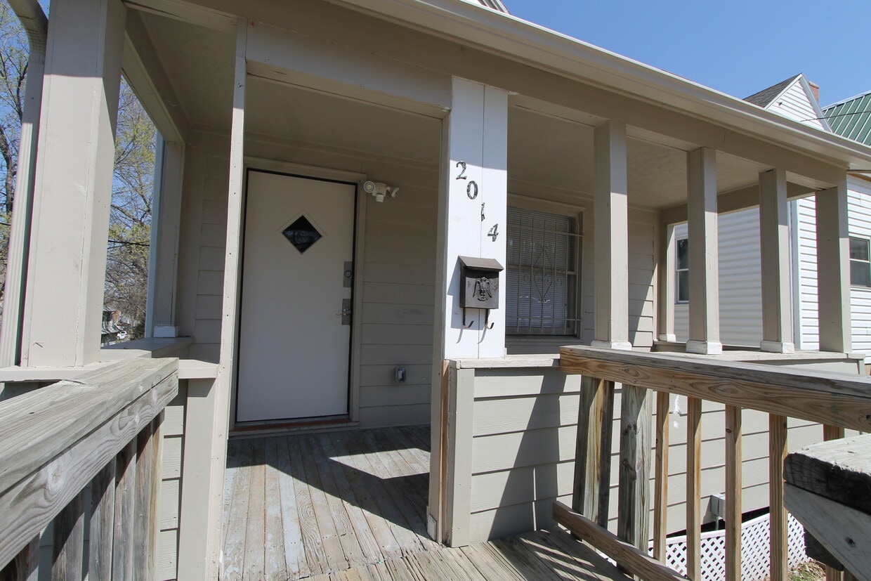 Right Size and a Great Location! Two bedroom Home! - Right Size and a Great Location! Two bedroom Home!