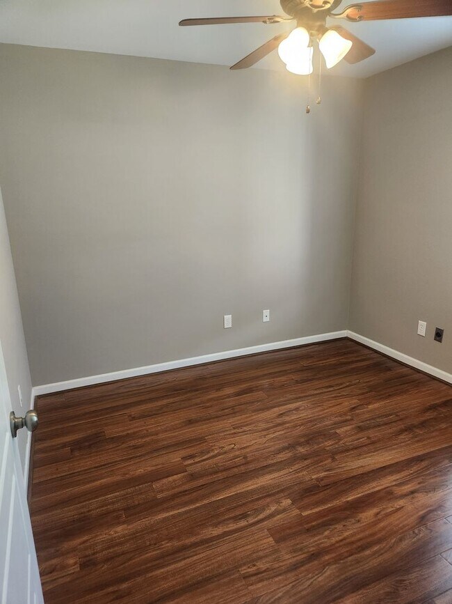 Foto del edificio - Cozy 3 Bed 2 Bath Home Available Now