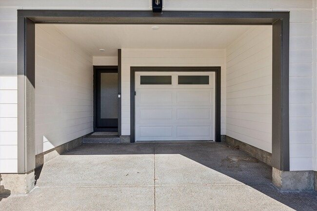 Building Photo - 2356 Kingwood St