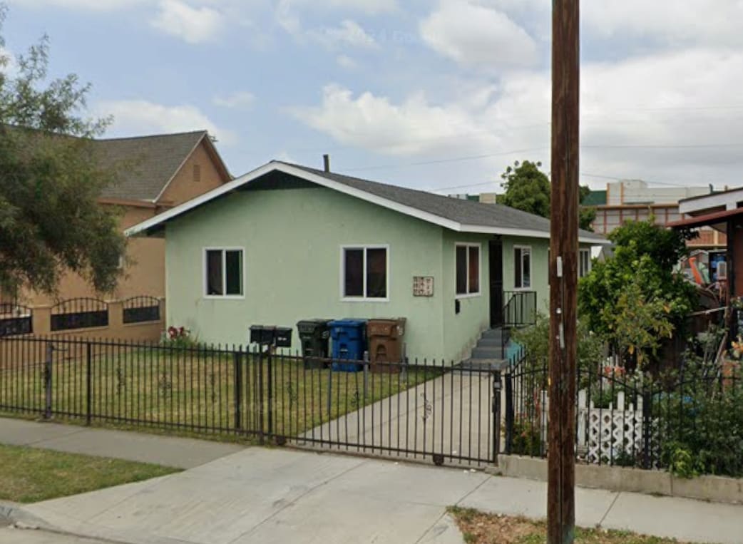 Primary Photo - 1104 W 87th St