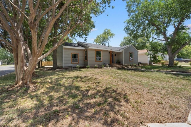 Building Photo - 4000 Ethel Ave