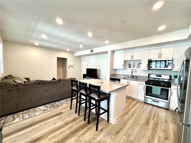 Building Photo - 9369 Solaire Pl
