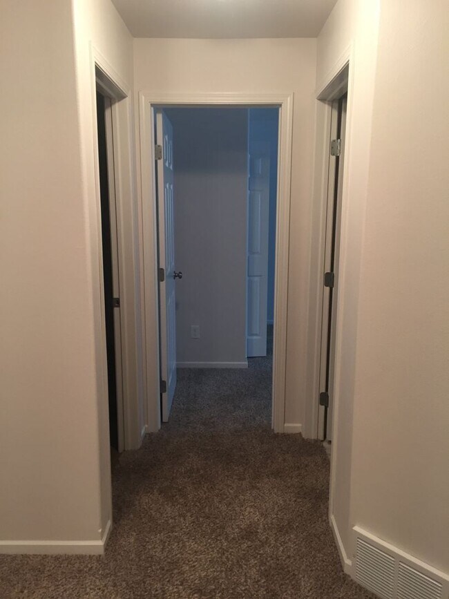 Foto del edificio - 3 Bed 2 Bath Twin home