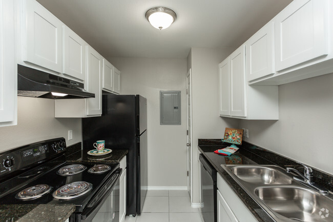 2BR, 2BA - 800SF Kitchen - Rockport Oaks Garden Apartments