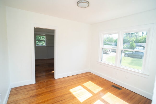 Building Photo - 1114 8th Ave