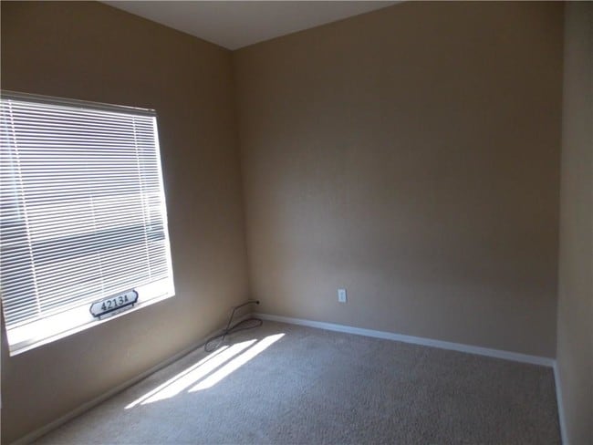 Building Photo - 4213 Volcanic Ave