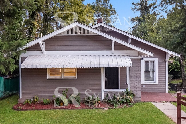 Building Photo - Cute, cozy and comfortable 3 BR, 2 BA home