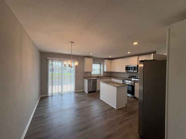 Foto del edificio - 705 Poplar Cir